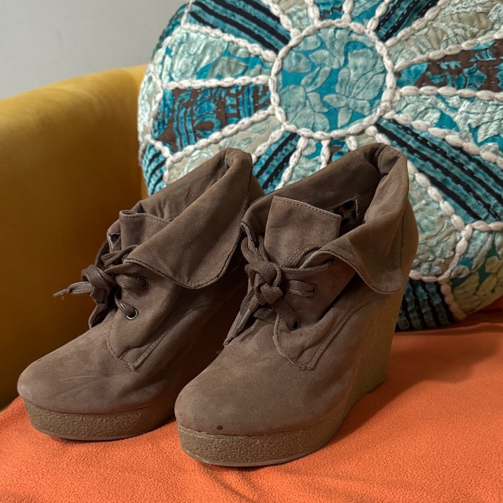 Dollhouse Brown Lace-Up Wedge Shoes